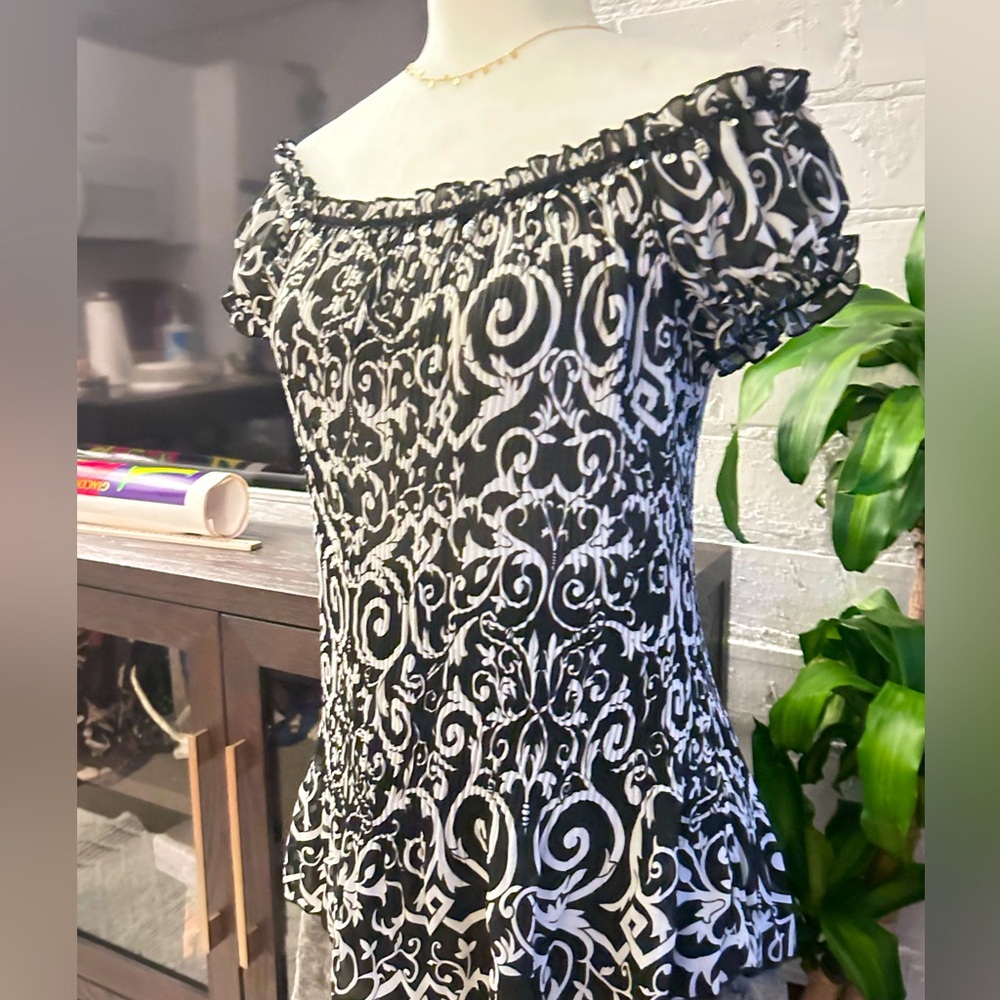 B/W vintage top